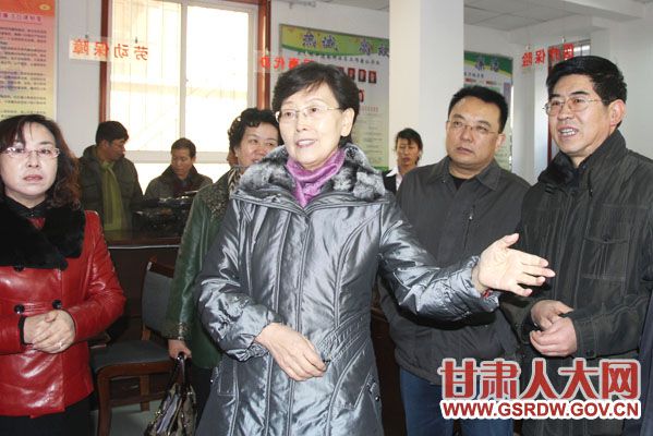 李慧在安定区、凉州区开展双联工作时强调 双联行动的主要任务就是让老百姓富起来