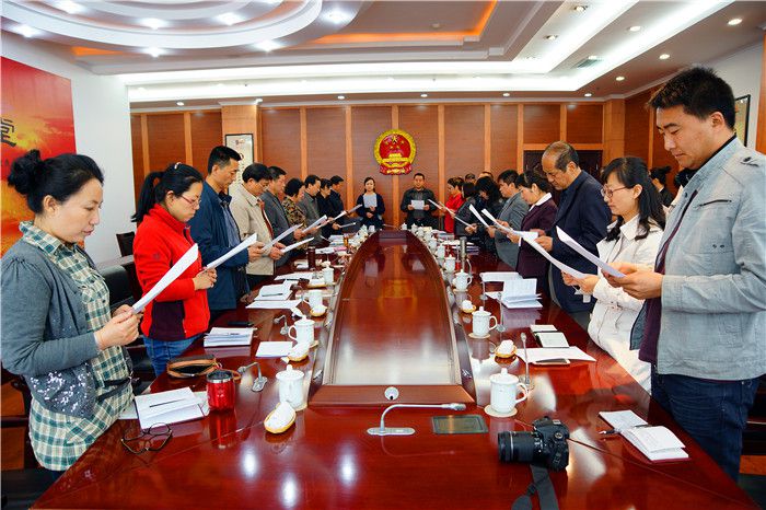 参会人员合唱《公民道德歌》