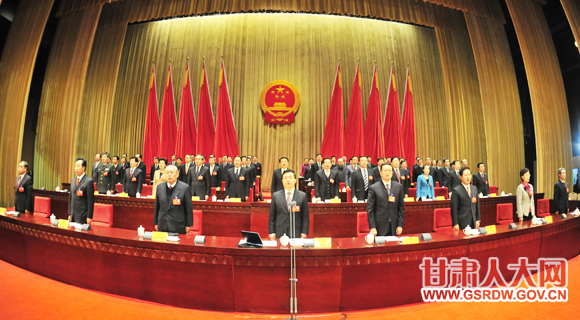 2月1日上午，省十二届人大三次会议闭幕