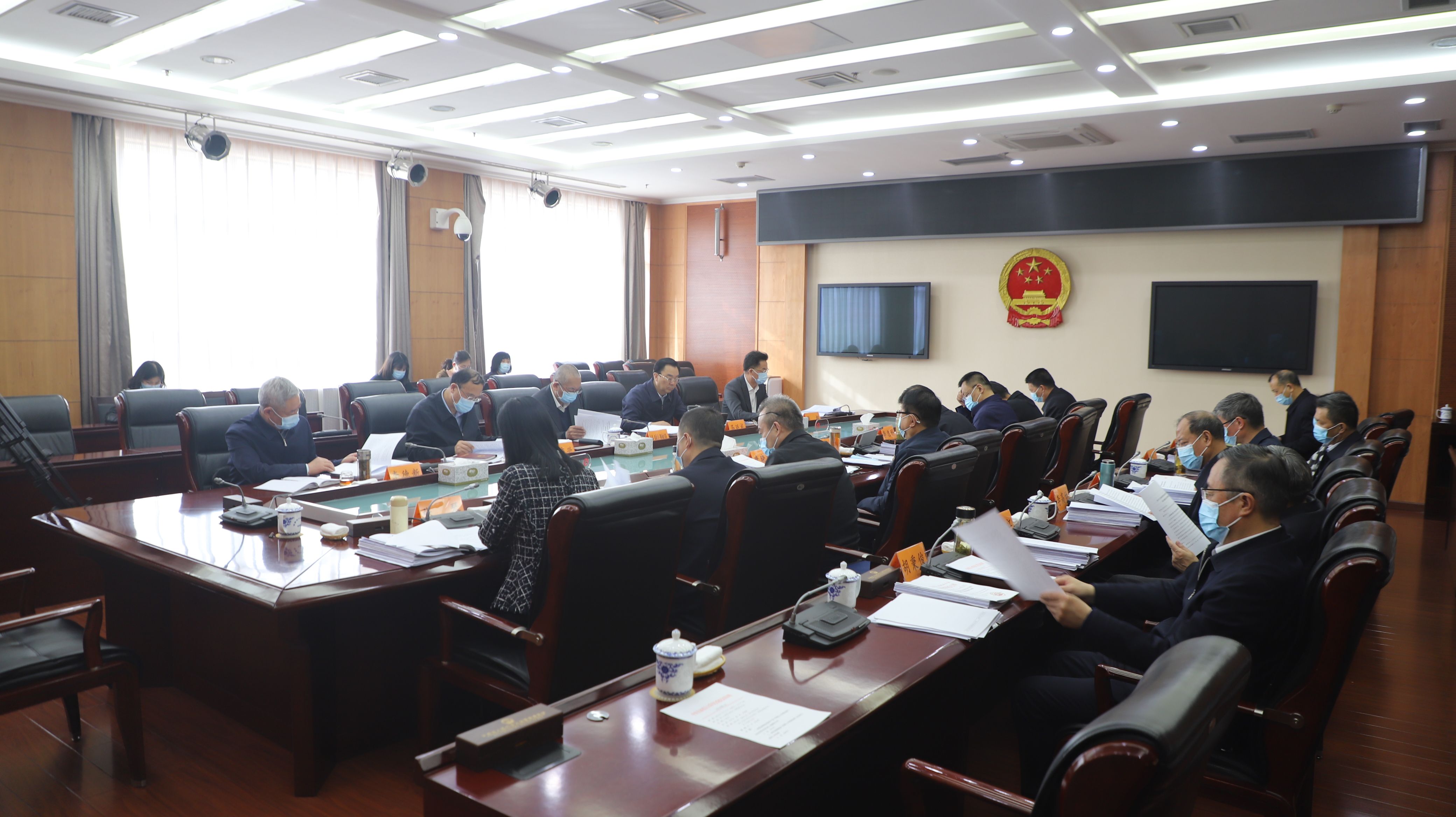 3月17日，省十四届人大常委会第五次主任会议召开